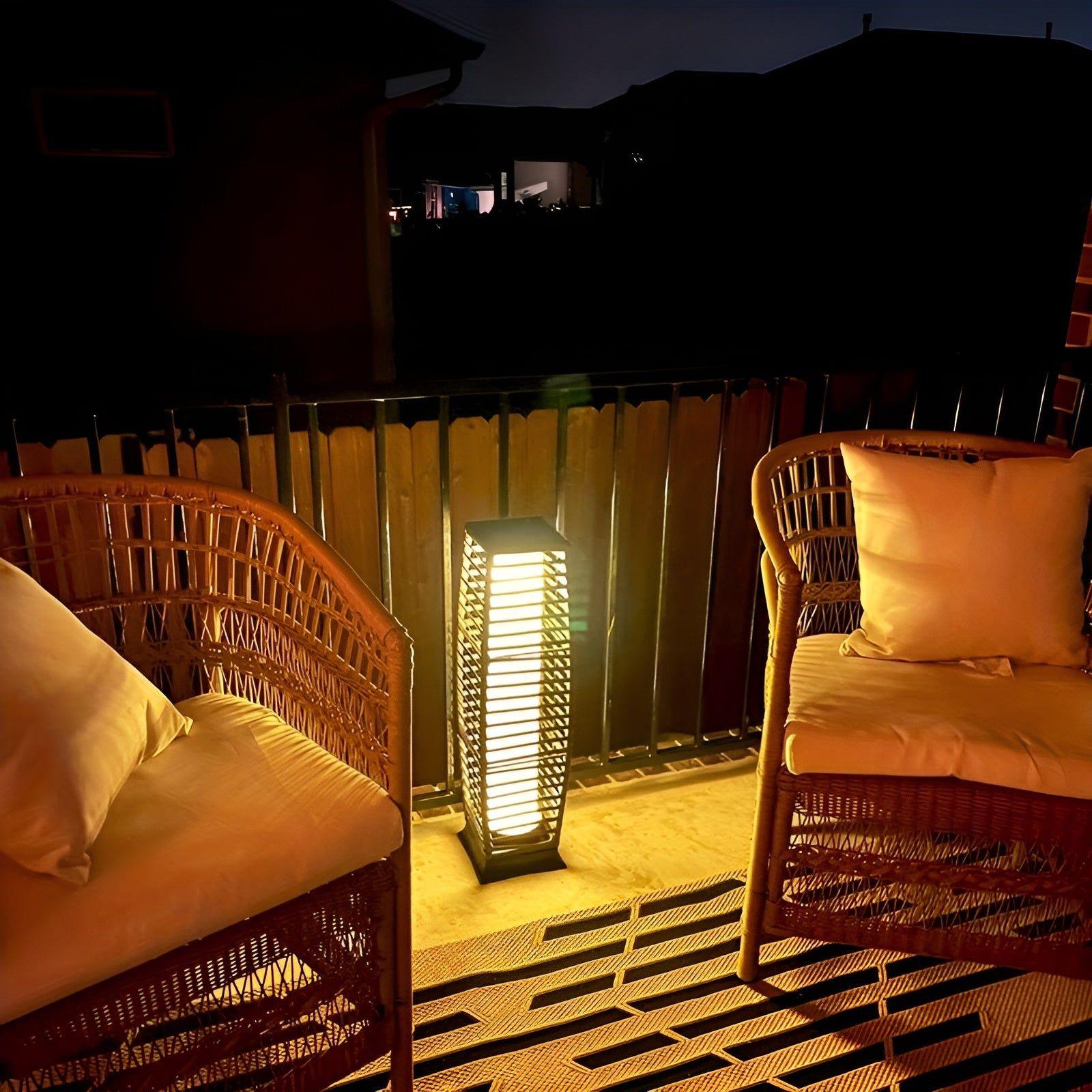 LumiYard Solar Bodenleuchte | Warmweißes LED Licht | Minimalistisches Design & Kabellos | Für Garten, Terrasse & Eingangsbereich