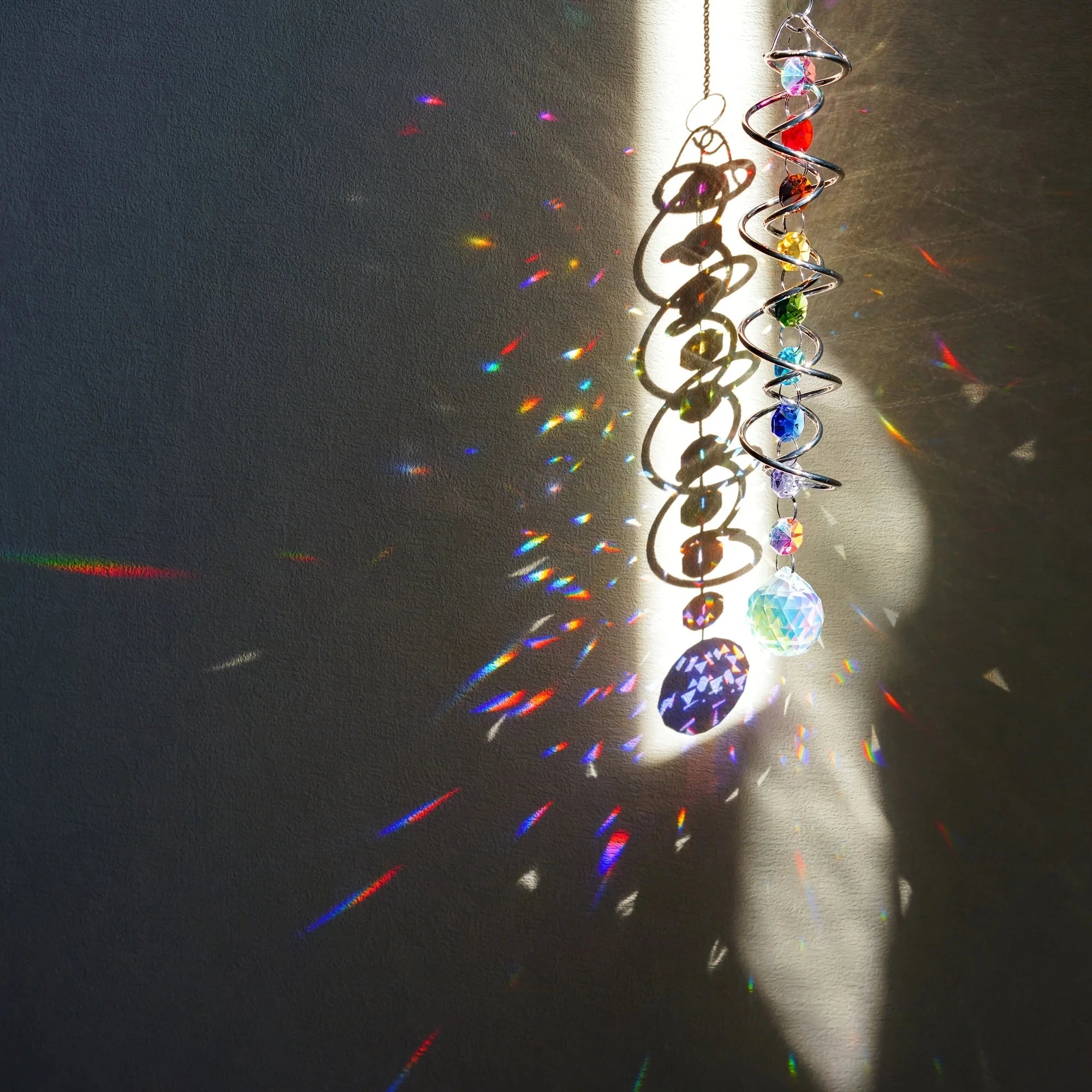 Kristall-Windspirale AureliaTwist | Wetterfester Edelstahl & Kristall | Garten- und Fensterornament