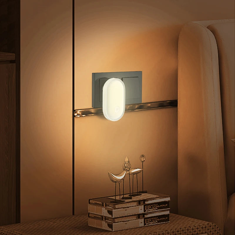 LED Nachtlicht Stecker | Dimmbar mit Lichtsensor | Energiesparend & Nordischer Stil | Ideal für Schlafzimmer & Flur
