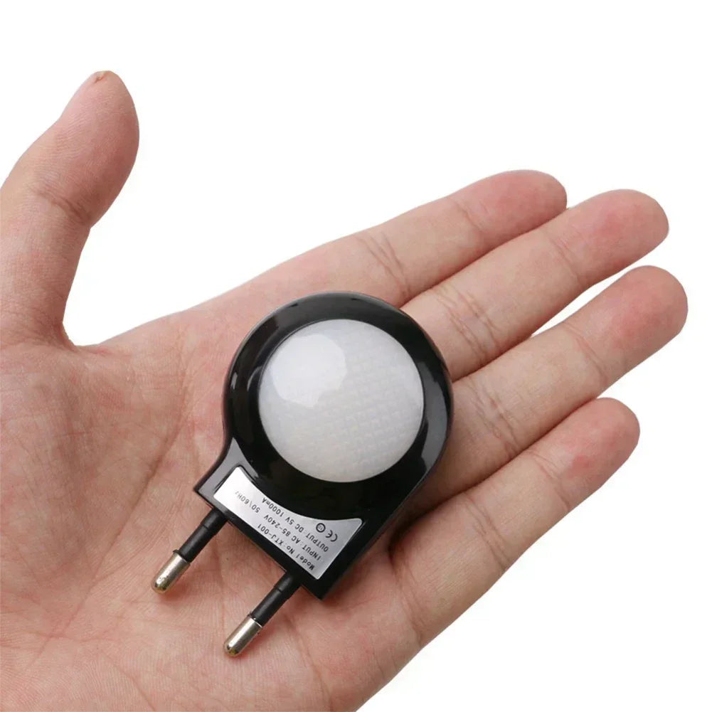 LumiShell Mini Nachtlicht | Mit Lichtsensor & EU-Stecker | Automatische LED-Wandlampe | Sanftes Warmlicht für Kinderzimmer & Schlafzimmer