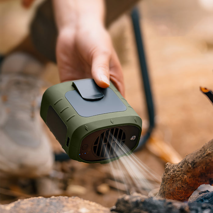 CoolBreeze Pro Handfree Ventilator | Tragbare Kühlung mit LED-Licht | Powerbank & 8000 mAh Akku