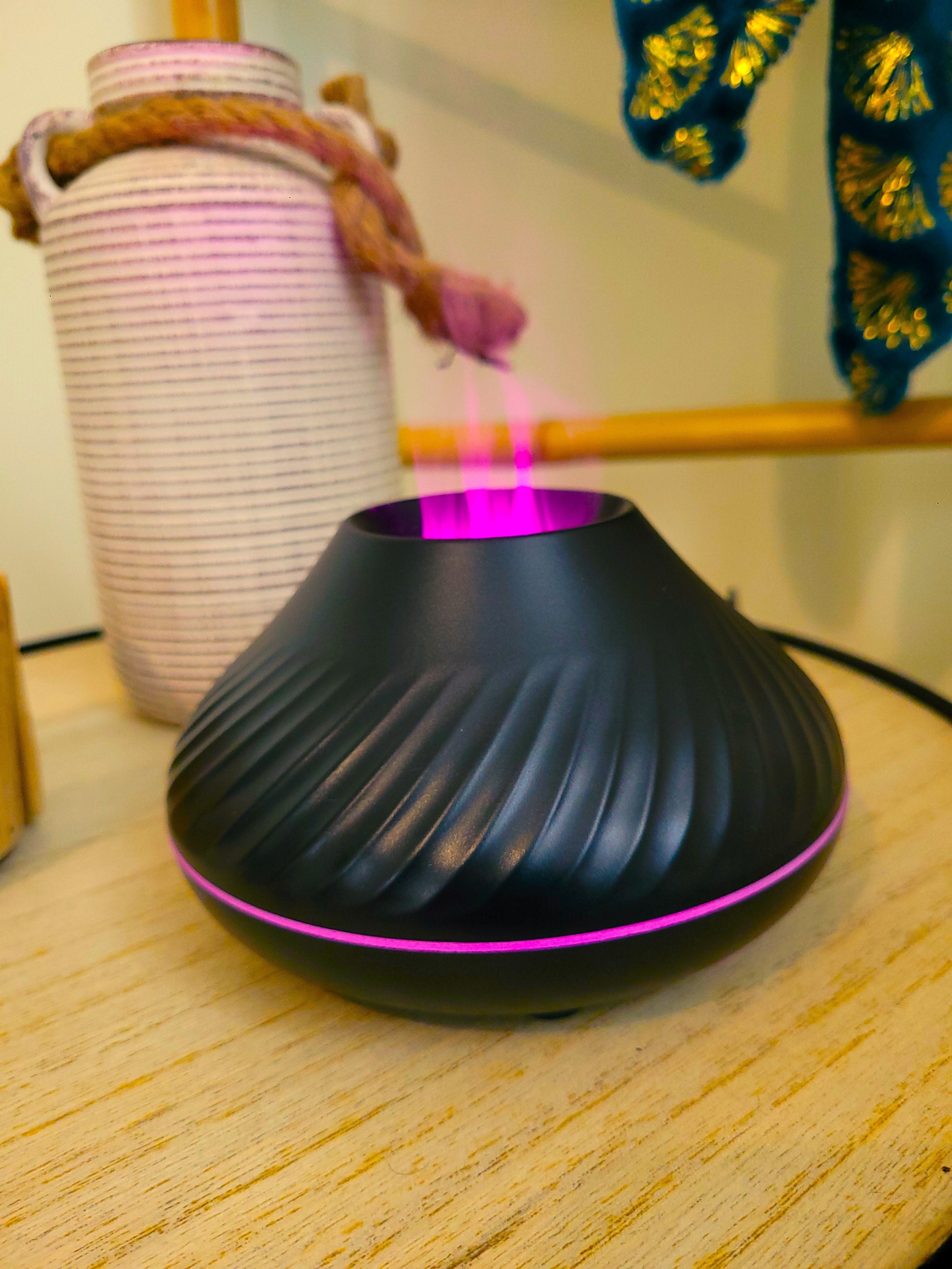 LumiFlare Aroma-Diffusor | Beruhigender Nebel & Flammeneffekt | 130 ml | Schafft Entspannung & Gemütliche Atmosphäre