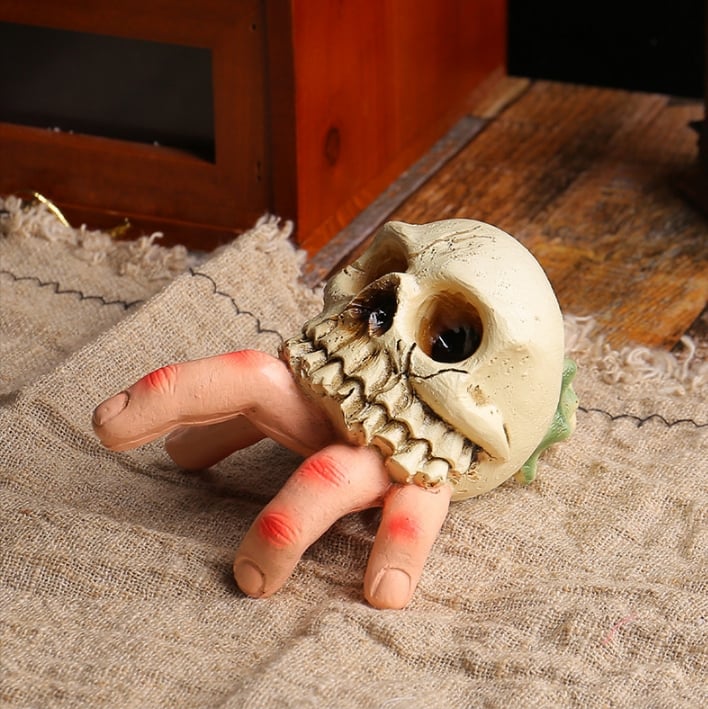 BoneCreep – Die Hand aus der Unterwelt!
