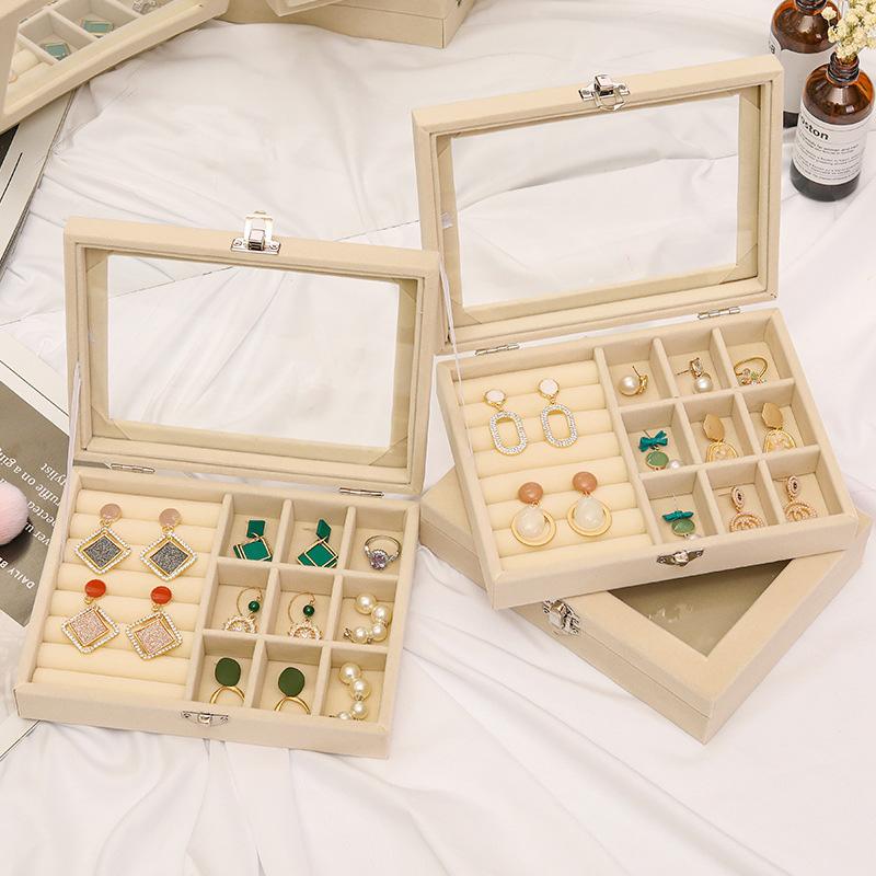 VelvetTreasure – Luxus-Aufbewahrung für deine Schmuckstücke!