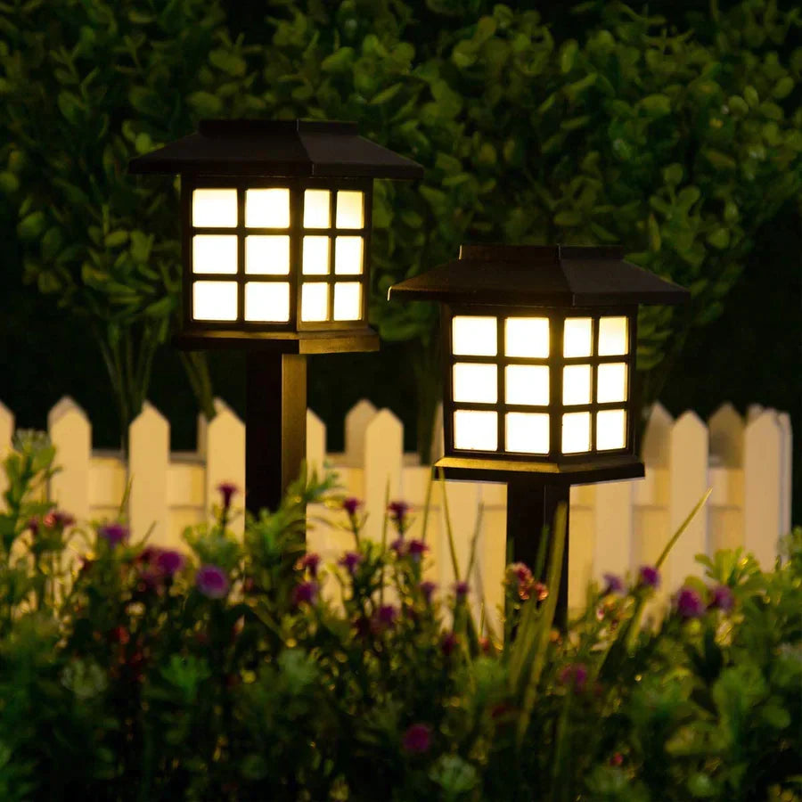 2+2 GRATIS | LuminaQuad - Solar LED Gartenlampe [Letzter Tag Rabatt]