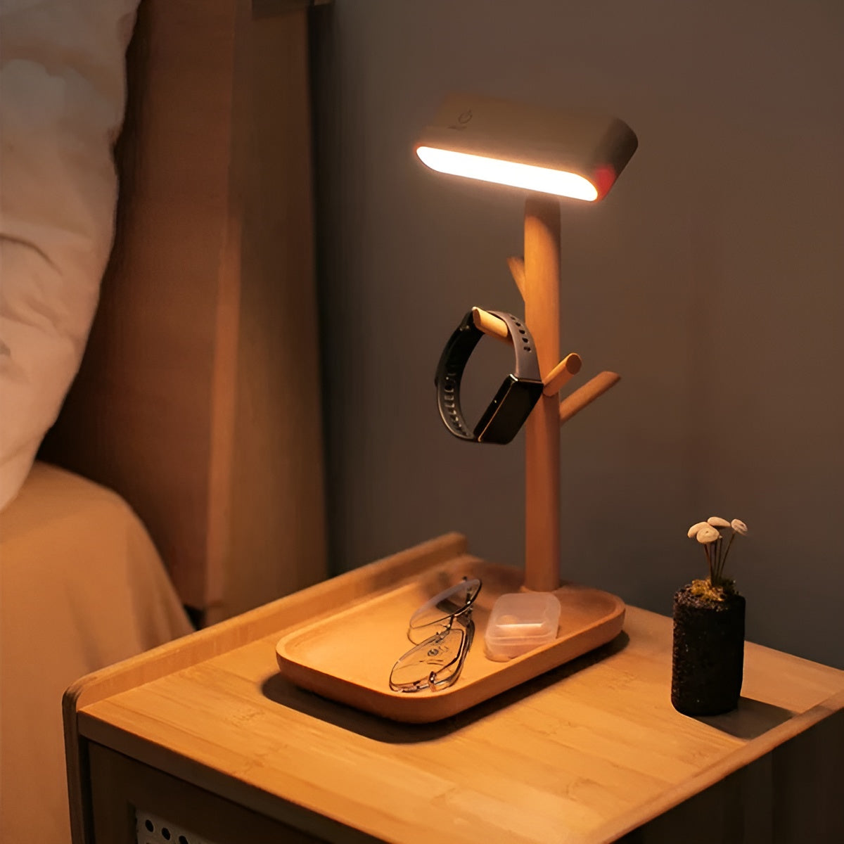 Lunara Nachttischlampe | Bambus & Holz | Warmweißes Licht mit Ablage | Modernes und funktionales Design