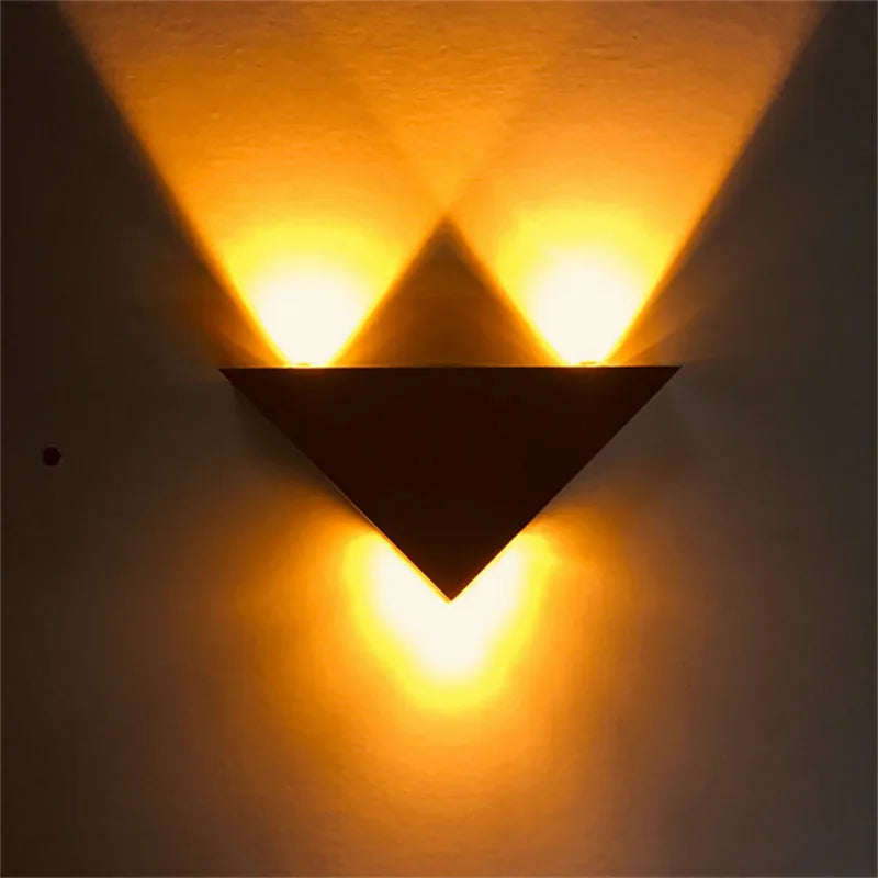 LumiBrite™ – Intelligente Solar-Wandleuchte für Außenbereiche