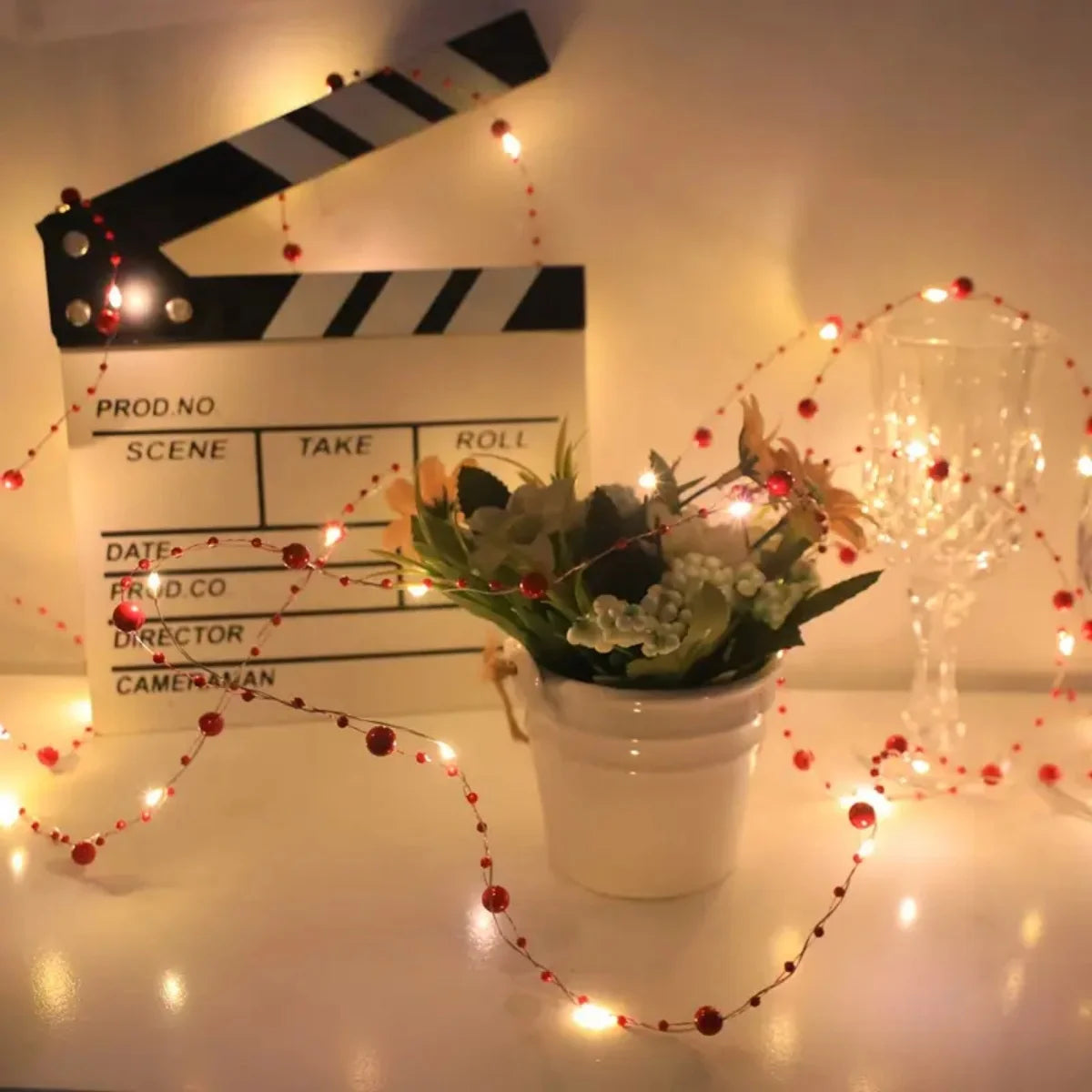 LumiPerla Perlen-Lichterkette | 2 m / 5 m Länge | 20 / 50 LEDs | Warmweißes Licht | Batteriebetrieben & Flexibel