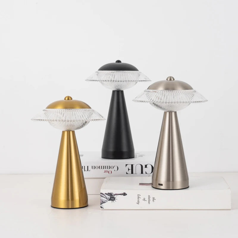 Aurelio LED Tischlampe | Touch-Steuerung & Stufenlose Dimmung | Wiederaufladbar | 3 Lichtfarboptionen | Eisen & Acryl | 23 × 16 cm