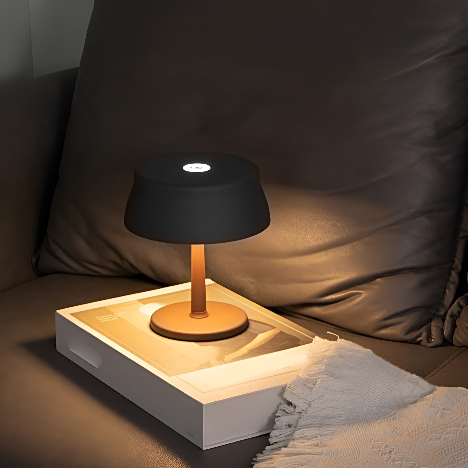 Lixenta Tischlampe | Kabellos & Dimmbar | Retro-Look in Schwarz oder Weiß | Warmweißes LED-Licht | Für Wohnzimmer, Schlafzimmer & Gastronomie