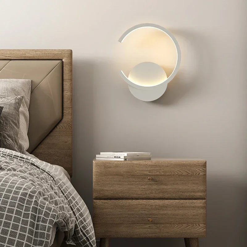 Lumavera Moderne LED-Wandleuchte | C-förmiger Stil | Minimalistische Innenbeleuchtung für Wohnzimmer, Schlafzimmer & Flur