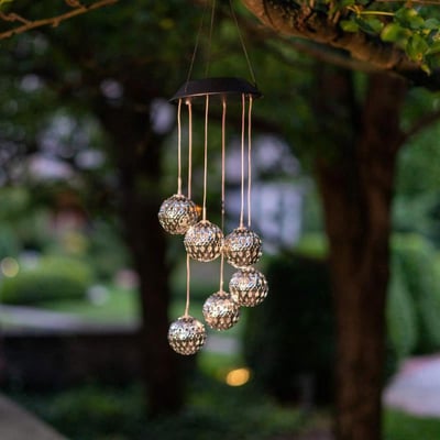 LumiBreeze - Verwandeln Sie Ihren Garten mit farbenfrohem Lichtspiel