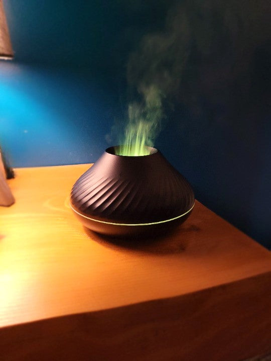 LumiFlare Aroma-Diffusor | Beruhigender Nebel & Flammeneffekt | 130 ml | Schafft Entspannung & Gemütliche Atmosphäre