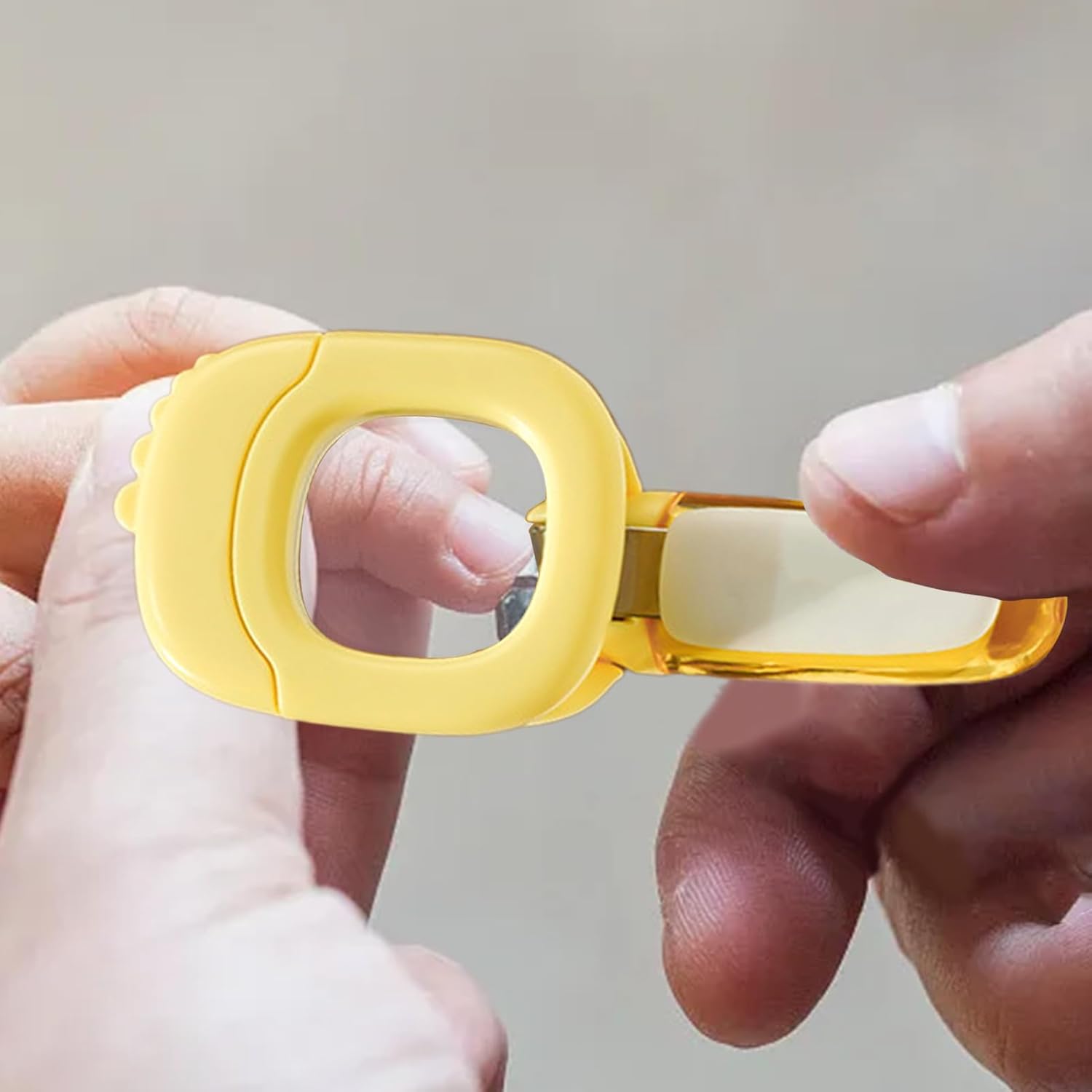 RightTrim – Der 3-in-1 Nagelknipser für sicheres & stressfreies Baby-Nägelschneiden
