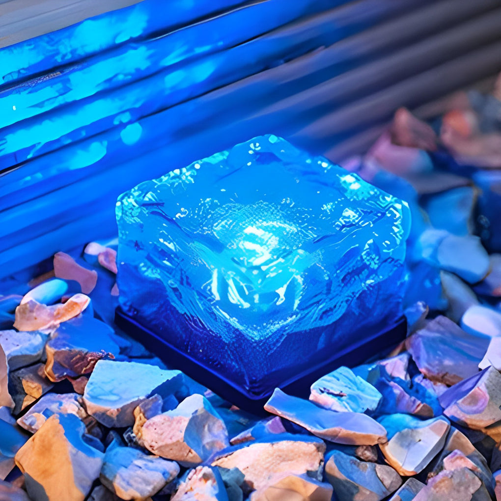 LumiCube - Die stilvolle Solarleuchte für Ihren Außenbereich