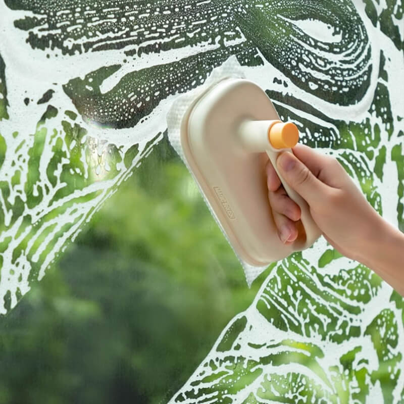 MagicTouch – Freihändiges Reinigen für makellose, geschützte Oberflächen