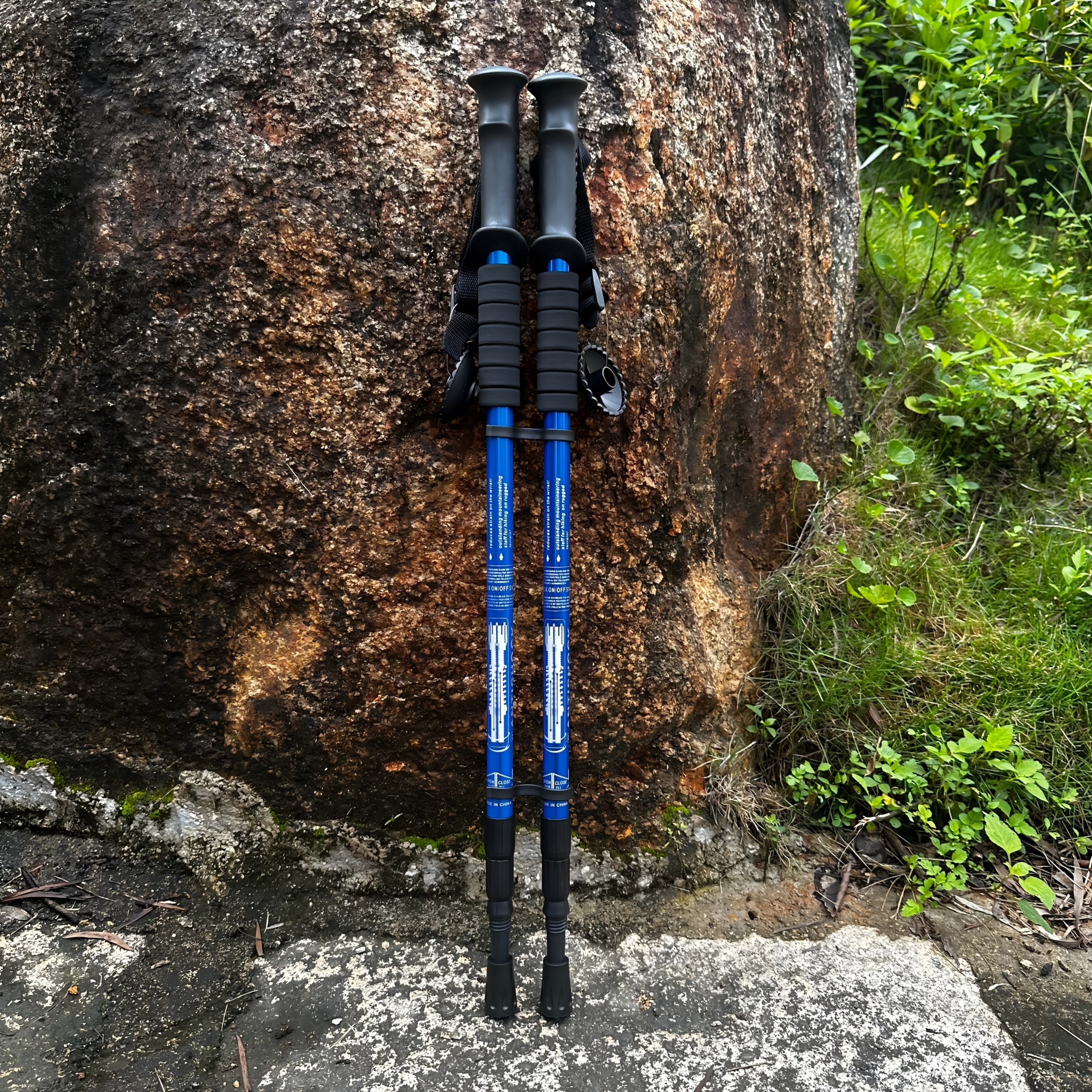 HikerMax Trekking Poles | Verstellbar & Stoßdämpfend | Leichtes Aluminium | 65–135 cm