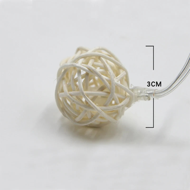 LumiRatta LED-Lichterkette | 1,2 m Rattan-Kugeln LED-Lichter mit 10 Glühbirnen | Warmweiß / Weiß / Mehrfarbig | Batteriebetrieben | Weihnachts-, Hochzeits- und Partydekoration