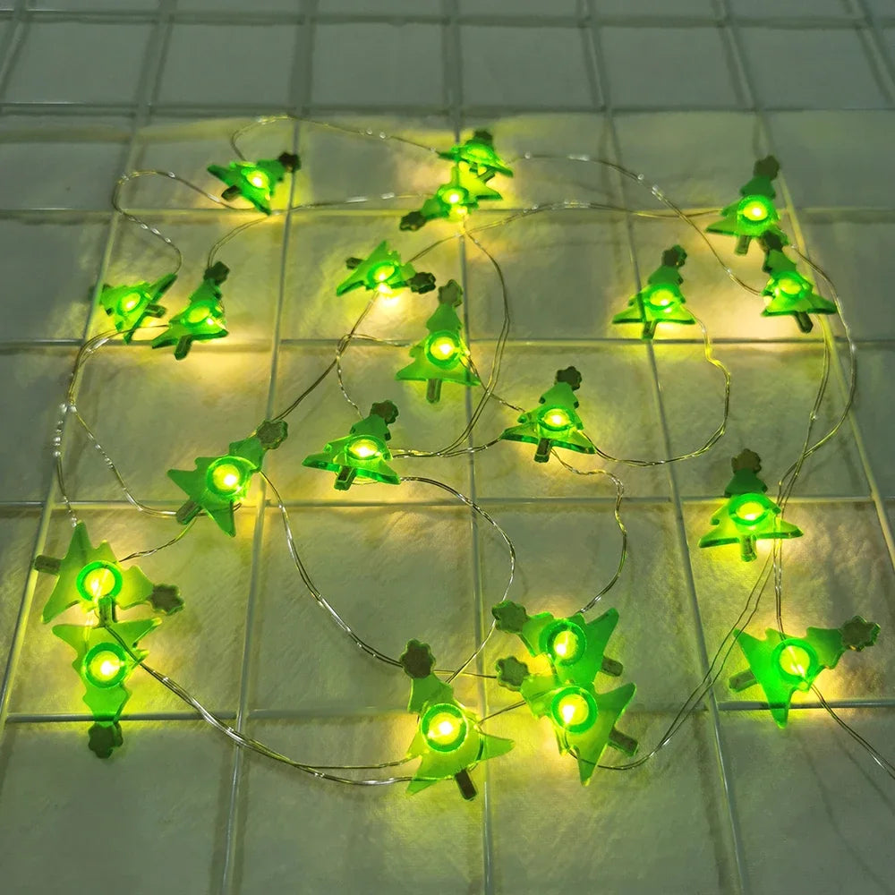 Lumirelle | LED-Weihnachtslichterkette | Muster mit Weihnachtsmann und Schneemann | Warmweißes Licht | Ideal für Baum-, Fenster- und Tischdekoration