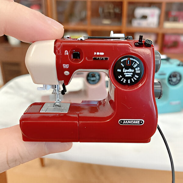 StitchCharm – Mini Nähmaschinen voller Magie & Detail!