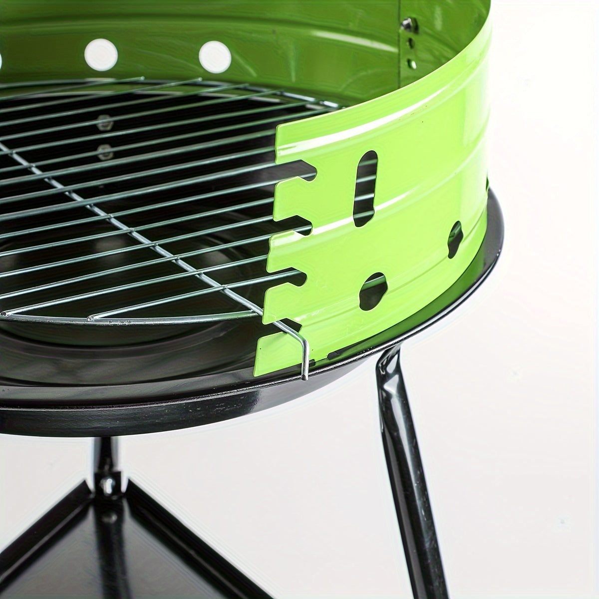 Flammoro Kompaktgrill | Mobiler Rundgrill | Mit Windschutz & Ablage | Für Balkon & Camping