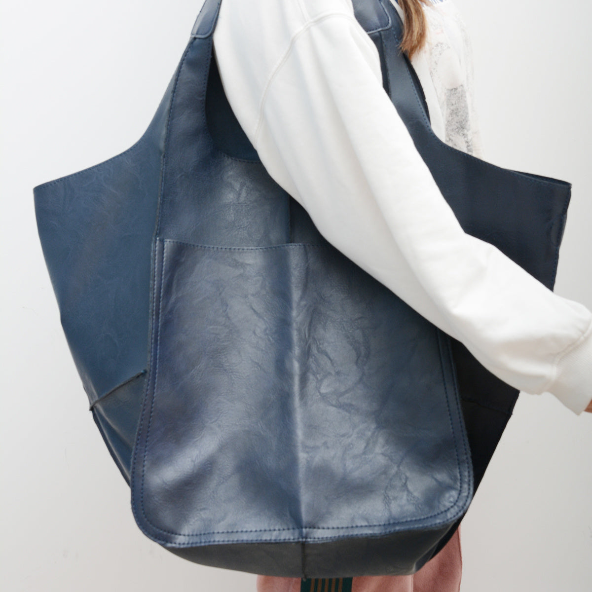 Maravina Strandtasche | Groß & Stylisch | Aus Veganem Leder | Reißverschluss & Schulterriemen | Für Alltag, Strand & Reisen