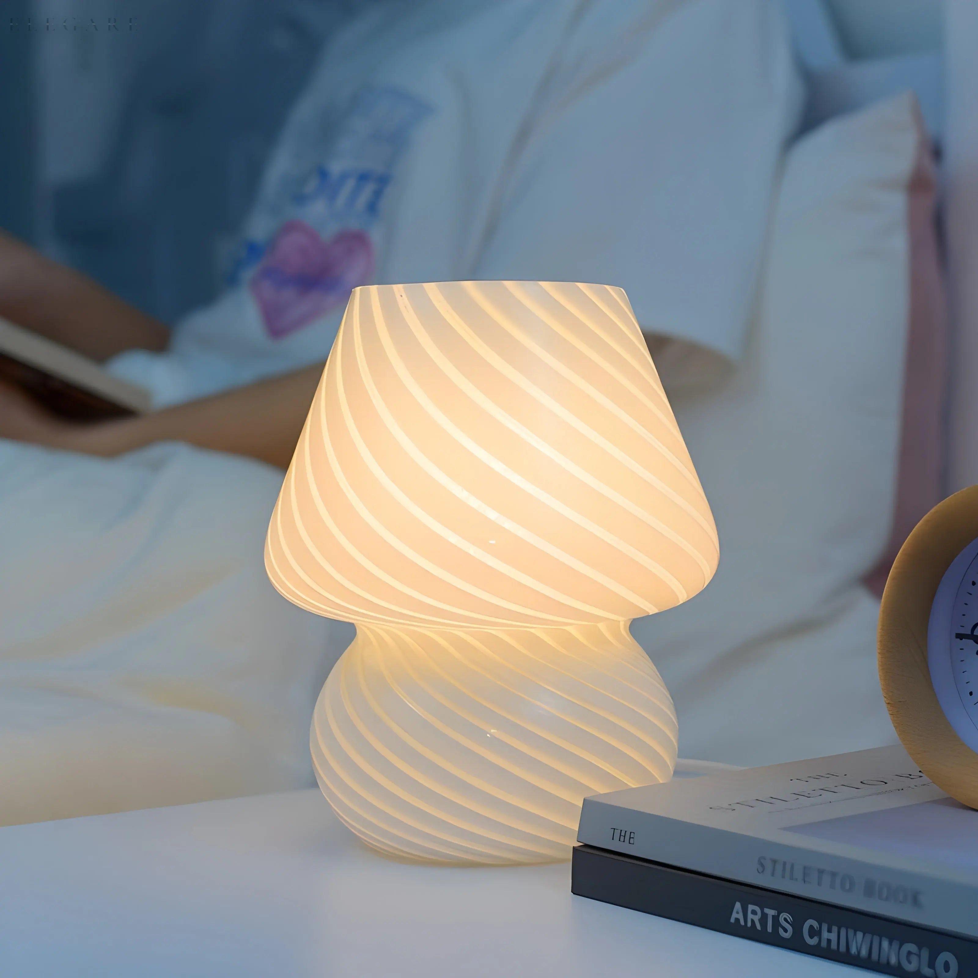 VeraGlow LED Tischlampe | Retro Pilzdesign mit Dimmbarem Licht | 5 Farben & Energieeffizient