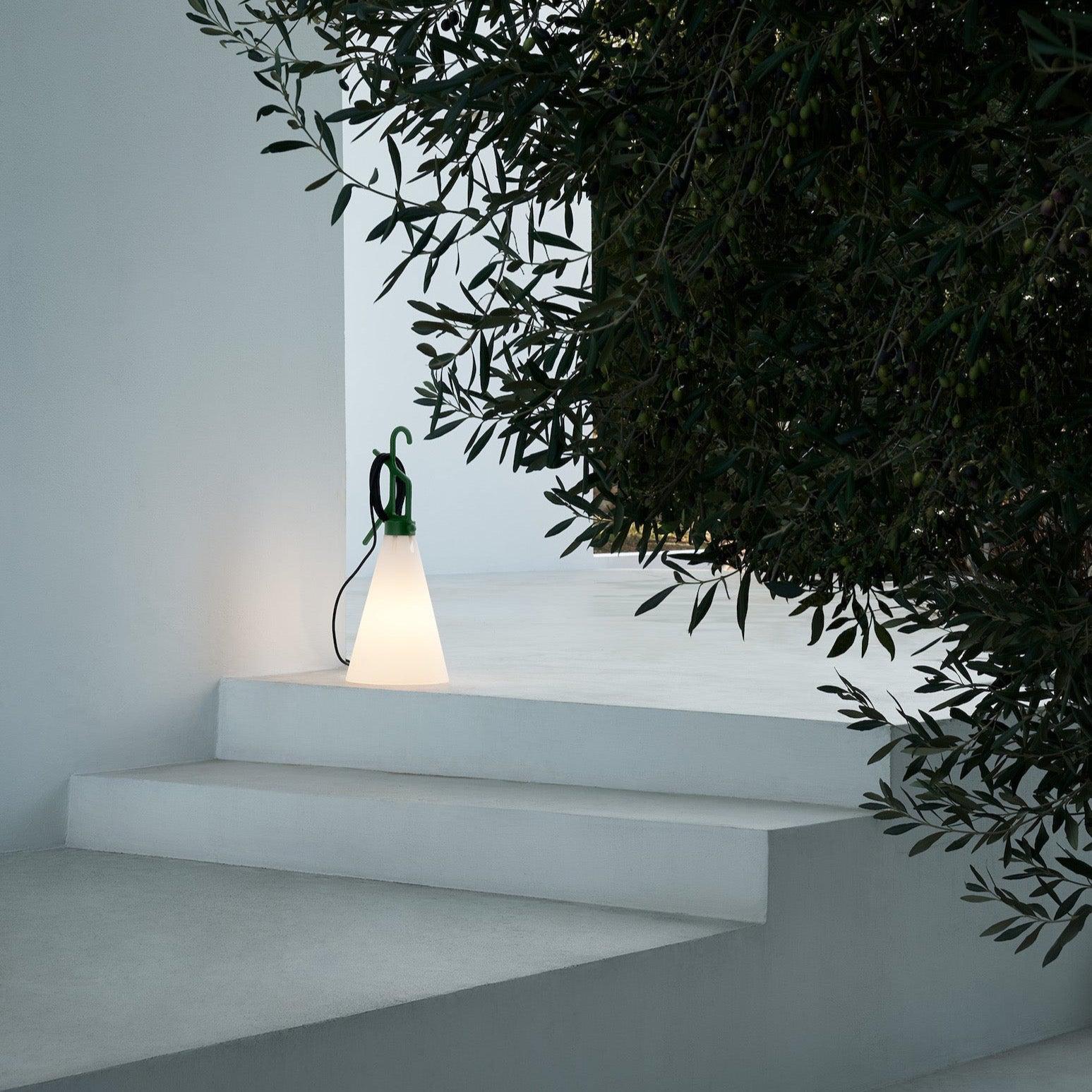 EcoGlow | Outdoorlampe | Nachhaltig, Tragbar, Wetterfest | Garten, Camping & Picknick