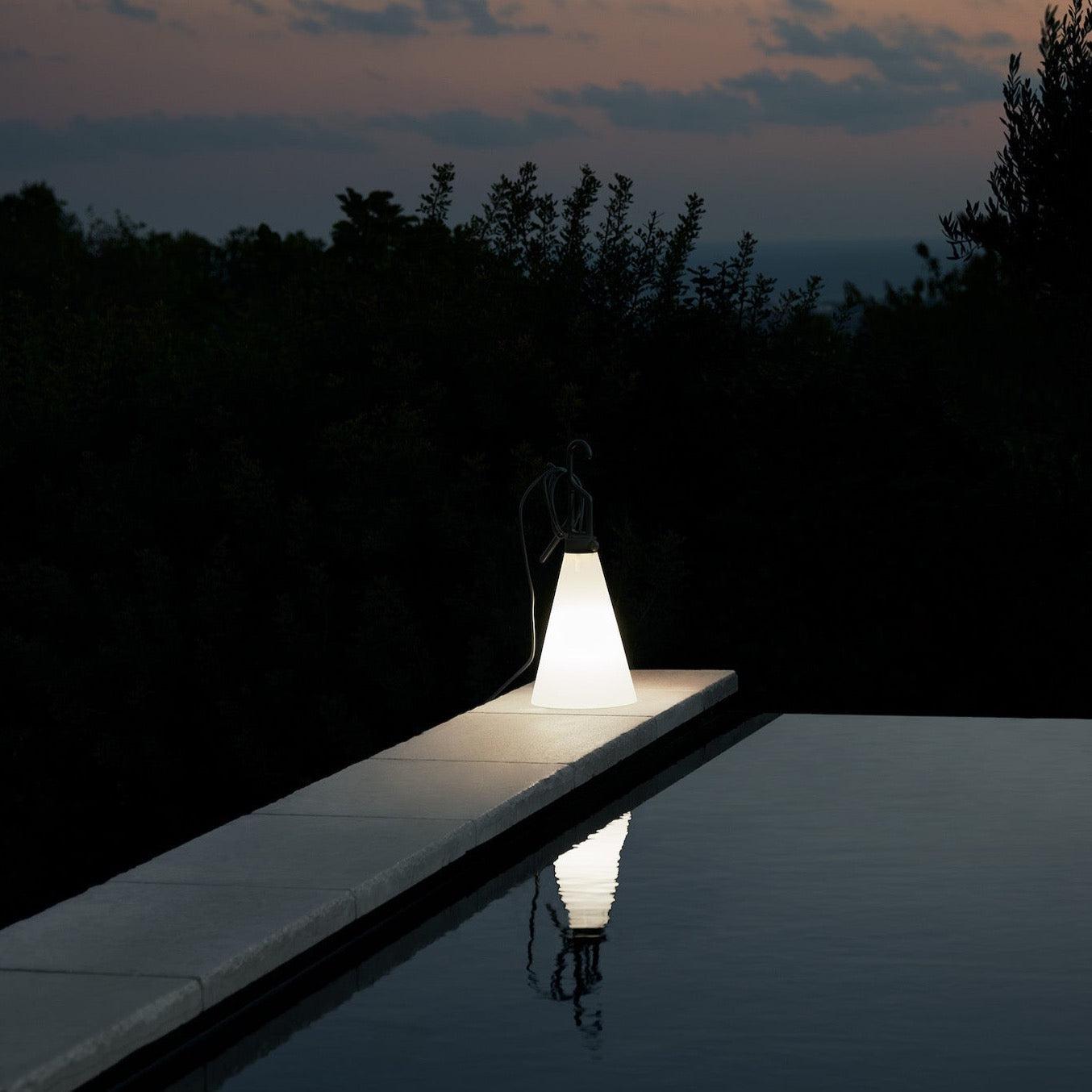 EcoGlow | Outdoorlampe | Nachhaltig, Tragbar, Wetterfest | Garten, Camping & Picknick