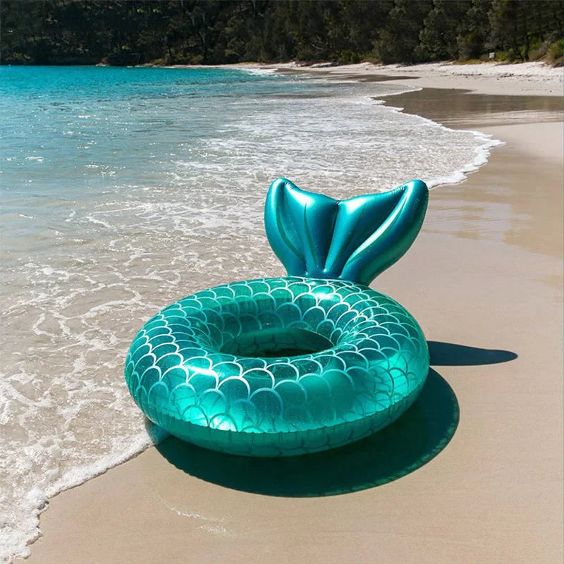AquaDream Schwimmring | Märchenhaftes Meerjungfrau-Design | Komfortable Rückenlehne