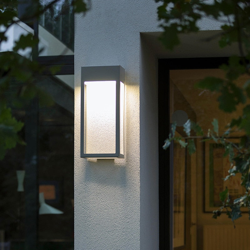 Solviora Solar Außenlampe | Edelstahl Wandleuchte Mit Sensor | IP65 Wetterfest | Warmweiß LED | Nachhaltige Gartenbeleuchtung
