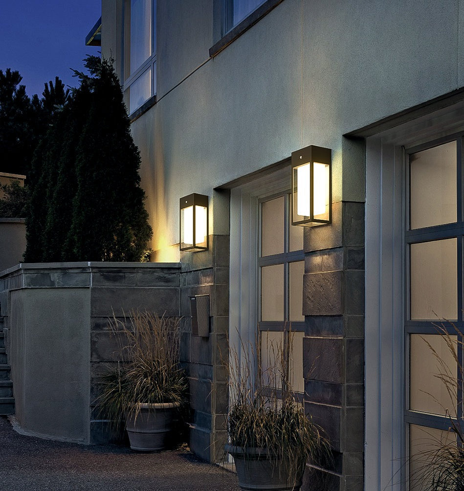 Solviora Solar Außenlampe | Edelstahl Wandleuchte Mit Sensor | IP65 Wetterfest | Warmweiß LED | Nachhaltige Gartenbeleuchtung