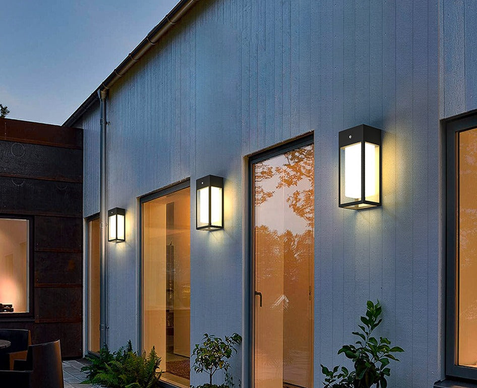 Solviora Solar Außenlampe | Edelstahl Wandleuchte Mit Sensor | IP65 Wetterfest | Warmweiß LED | Nachhaltige Gartenbeleuchtung