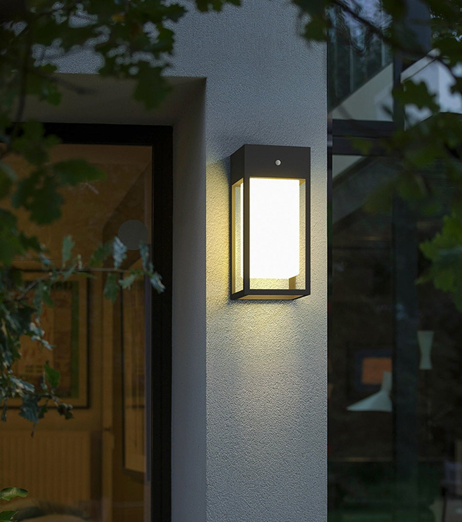 Solviora Solar Außenlampe | Edelstahl Wandleuchte Mit Sensor | IP65 Wetterfest | Warmweiß LED | Nachhaltige Gartenbeleuchtung