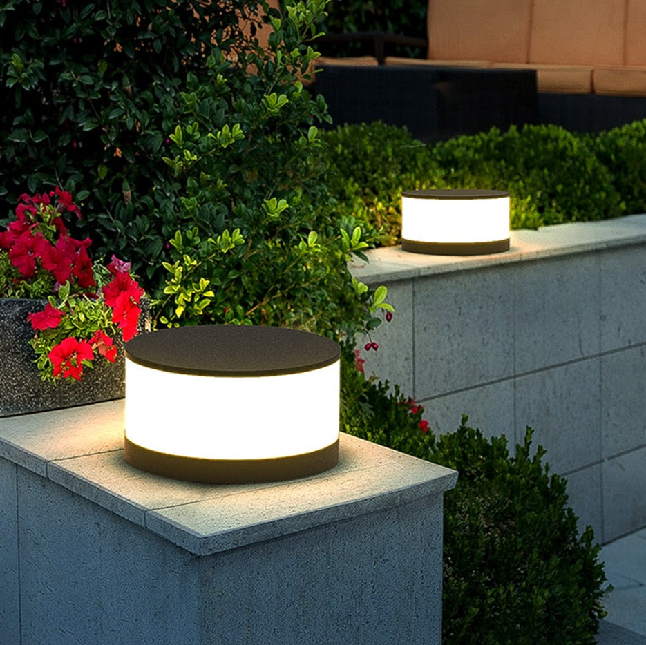 Lumivera Solar Wandleuchte | LED Licht Mit Sensor | IP65 Edelstahl Gehäuse | Warmweiß Für Außen | Automatisch & Kabellos