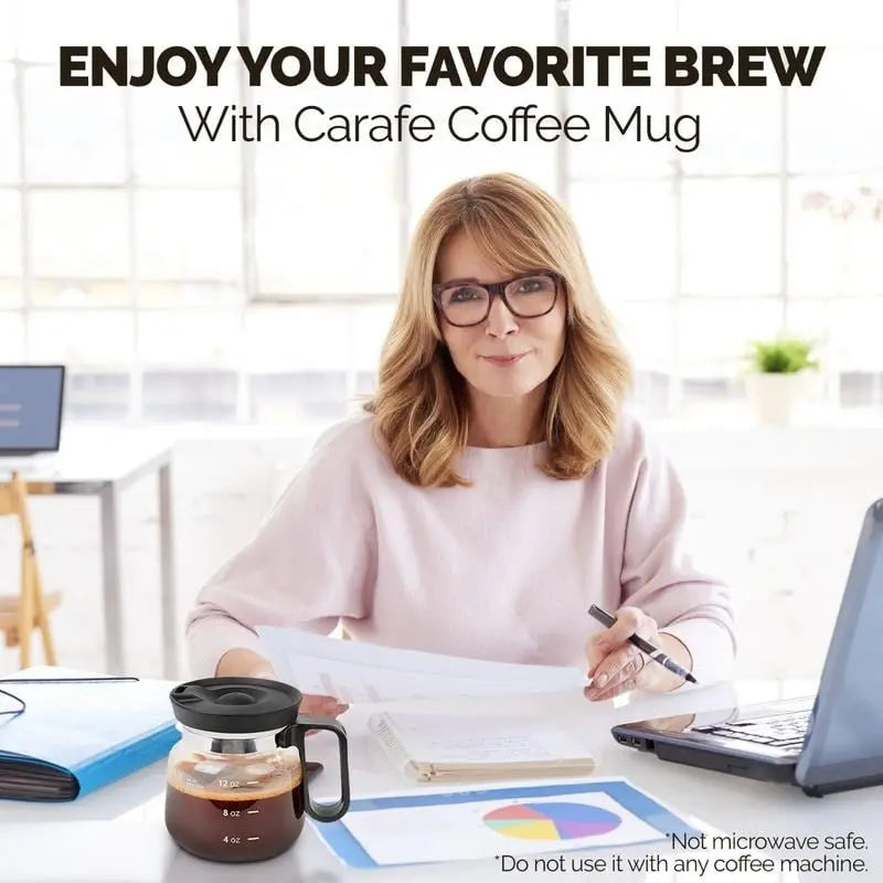 BrewMate – Der stilvolle Glasbecher im Kaffeekannen-Design