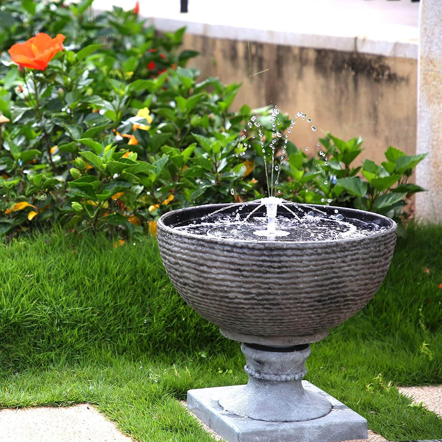 WaterGlow – Solarbrunnen mit LED & 4 Wasserstrahlmustern!