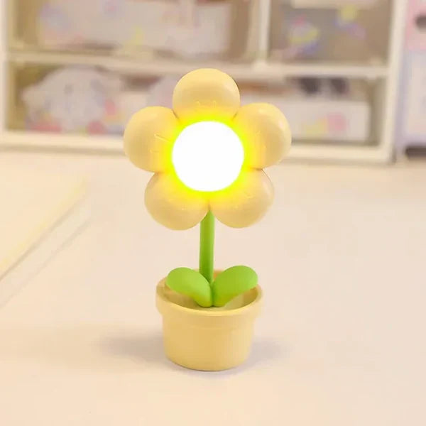 FloraGlow MiniLamp | Florale Tischlampe | Sanftes Licht & Verspieltes Design | Ideal für Schlafzimmer & Kinderzimmer