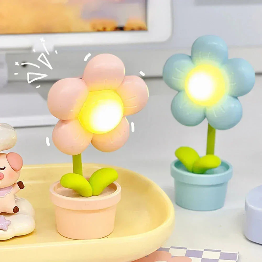 FloraGlow MiniLamp | Florale Tischlampe | Sanftes Licht & Verspieltes Design | Ideal für Schlafzimmer & Kinderzimmer