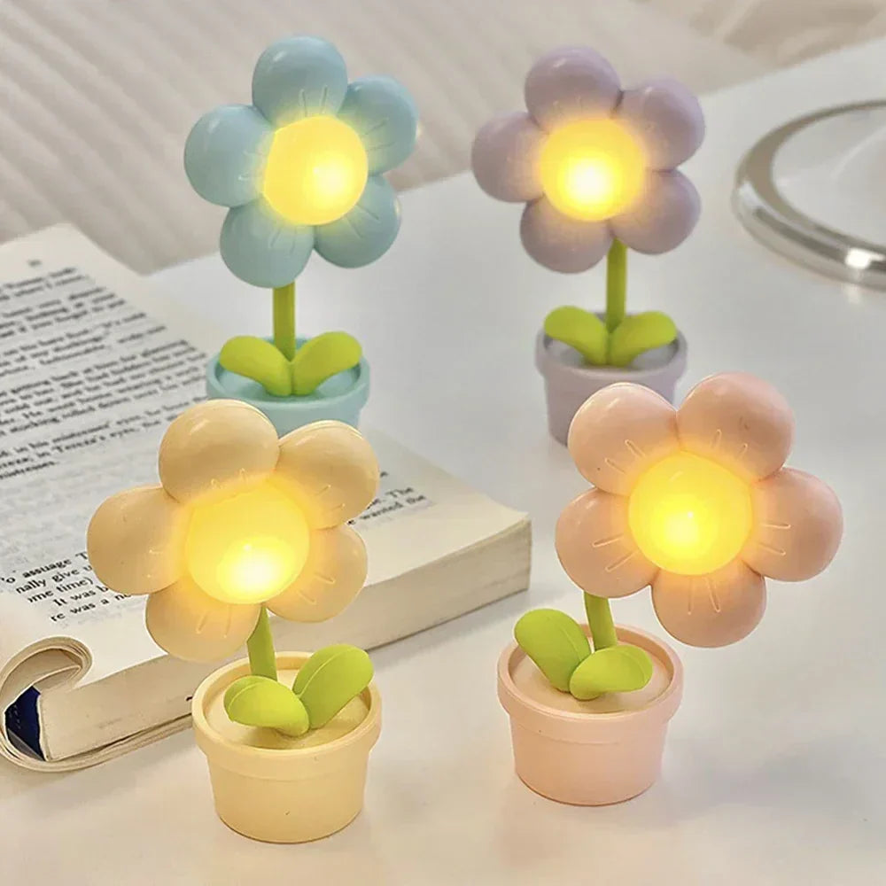 FloraGlow MiniLamp | Florale Tischlampe | Sanftes Licht & Verspieltes Design | Ideal für Schlafzimmer & Kinderzimmer