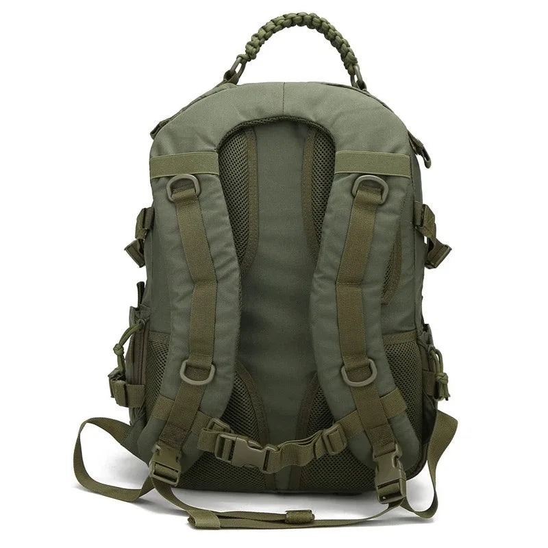 TrekForce | 35L Tactical Hiking-Rucksack | Wasserdicht & MOLLE-kompatibel | Für Outdoor, Jagd & Sport