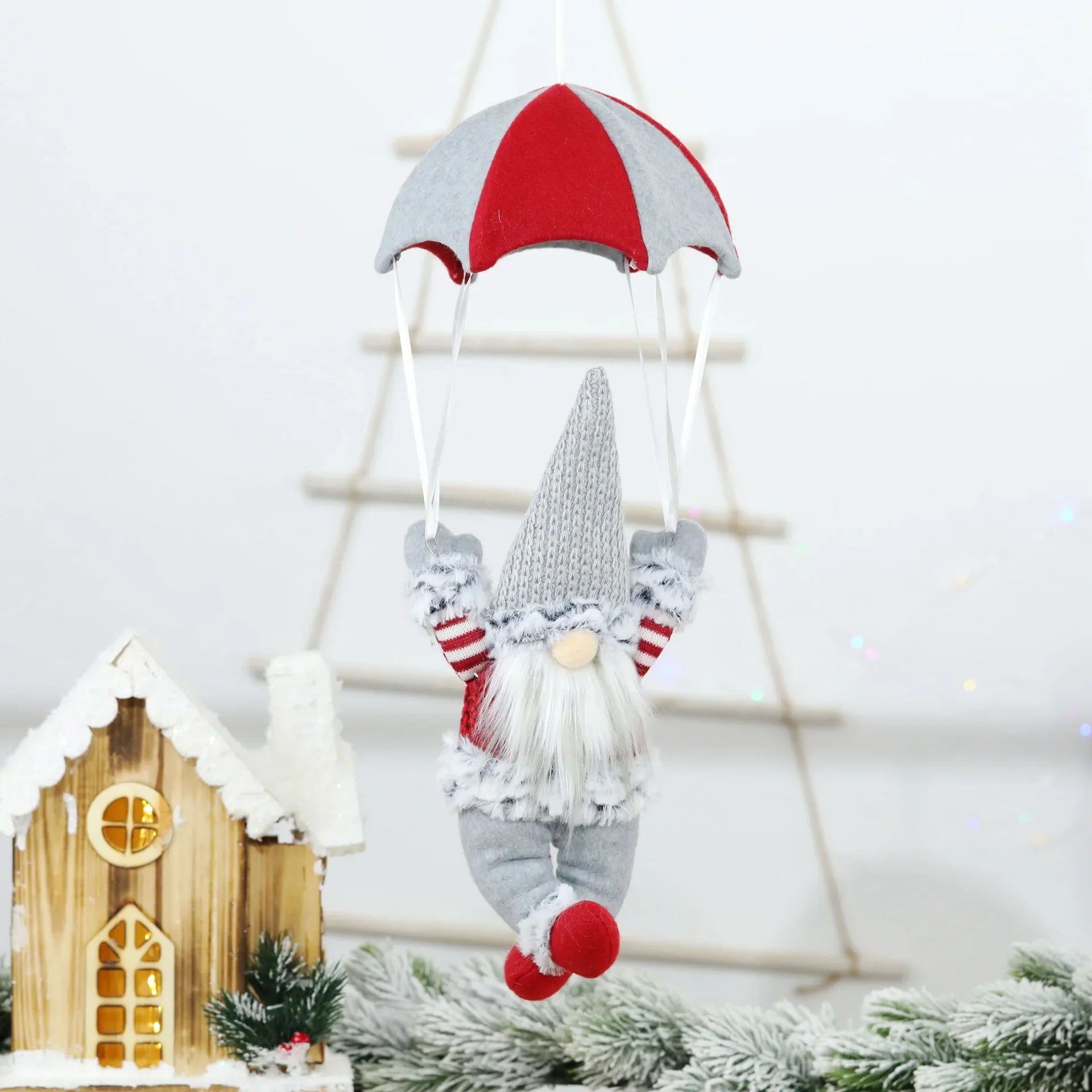 SkyGonk | Hängender Weihnachtswichtel mit Fallschirm | Handgefertigte Plüschpuppe | 45×18 cm