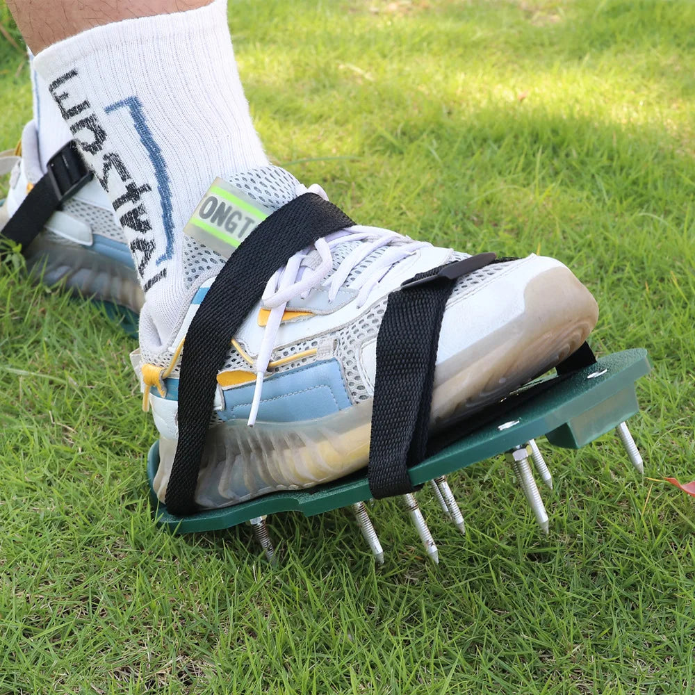 Gripstep Nagelschuhe | 26 Spikes & Universalgröße | Für Garten & Bau | Robustes Polypropylen