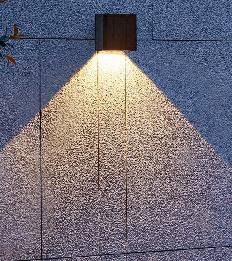 SolaraNova | Solar Wandleuchte | Dämmerungssensor, IP65 Wetterfest, Modernes Design | Garten, Terrasse & Eingangsbereich