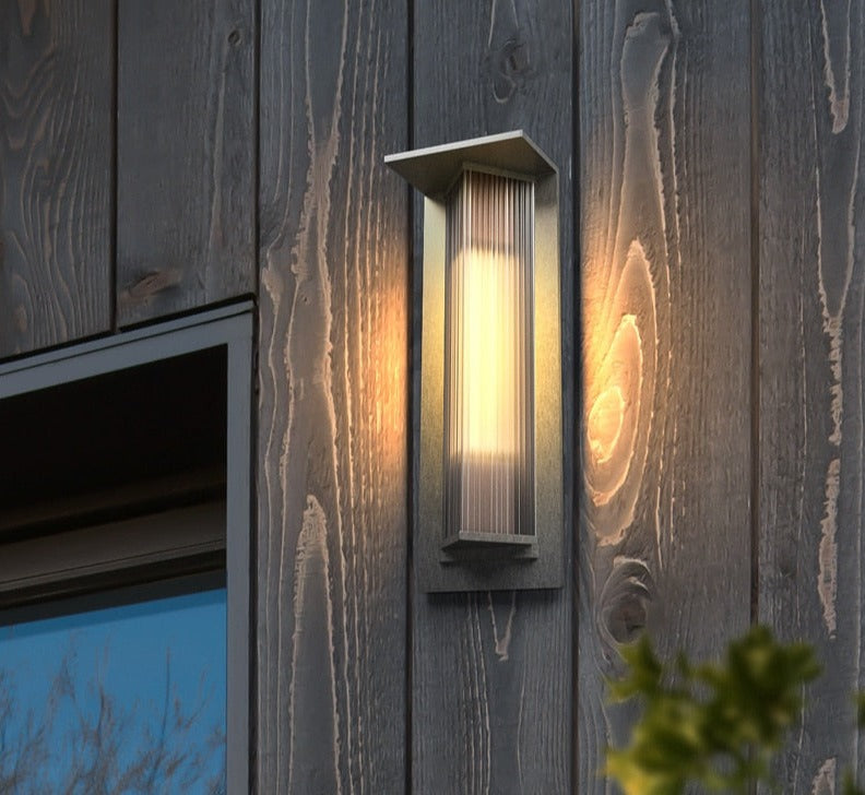 Solarvia Pro Wandlampe | Mit Bewegungsmelder | Solarbetrieben & Wetterfest | LED Warmweiß | Für Garten & Hauswand