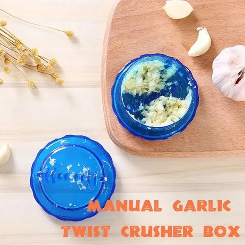 GarliQ Mini-Zerkleinerer | Drehmechanismus | Kompakt & Manuell | Für Kräuter & Knoblauch