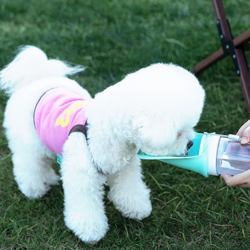 HydroPetGo | 2-in-1 Hunde-Wasserflasche mit Snackfach | Auslaufsicher, BPA-frei & Tragbar | Für Spaziergänge, Wanderungen & Reisen