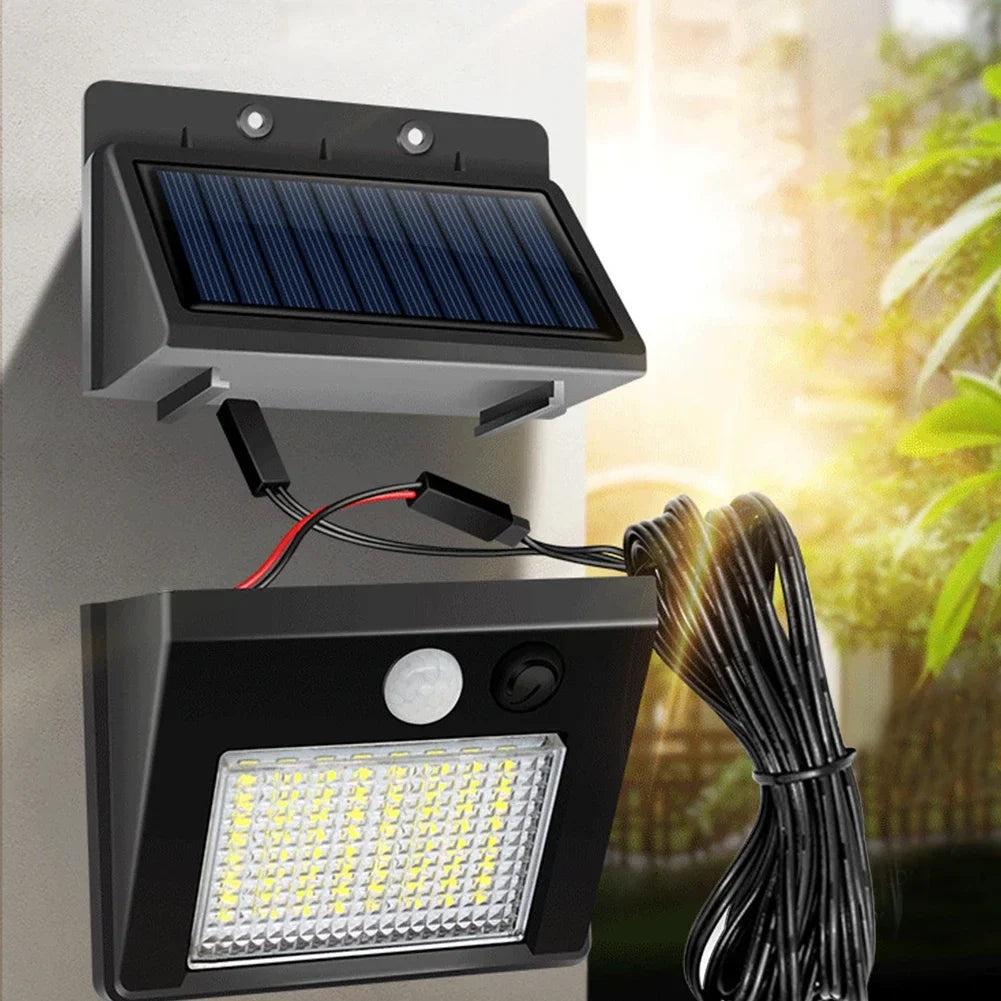 SolarBright | LED Außenstrahler | Solarbetrieben & Wetterfest | Mit 48 LEDs
