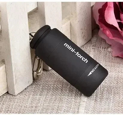 Glintora Mini-LED-Taschenlampe | Schlüssellicht mit USB-Ladung | Ultrakompakt & Wetterfest | Für Outdoor & Alltag