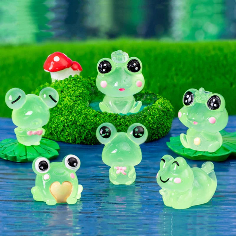 FrogGlow | Leuchtende Mini-Figuren | Nachtleuchtend | Set mit 6 Fröschen